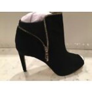 ANN TAYLOR Tonya Zipper Bootie sz 8 Black NIB